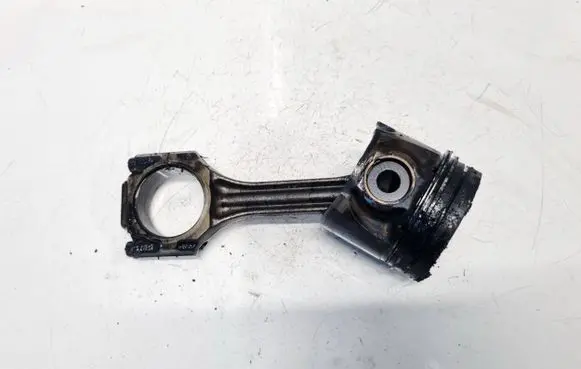 Volkswagen PASSAT B5 Piston with connecting rod