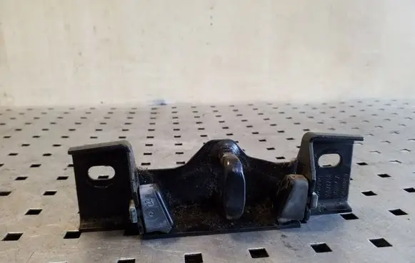 Volvo XC90 Loading door lock loop/hook striker 30674768