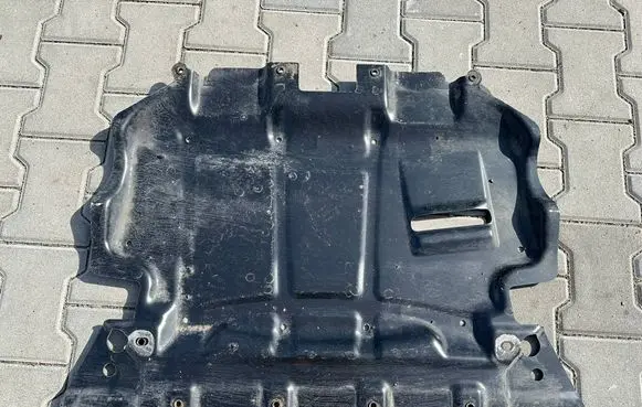Mercedes-Benz E AMG W213 Engine splash shield/under tray A21352465
