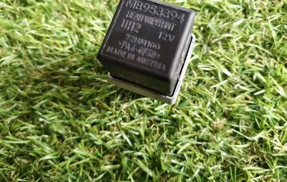 Mitsubishi Carisma Other relay MB953394