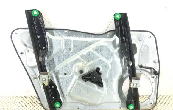 Volkswagen Tiguan Front door window regulator with motor 5N1837730E