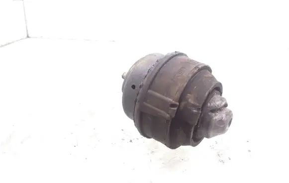 Volvo S80 Engine mount bracket 8624754