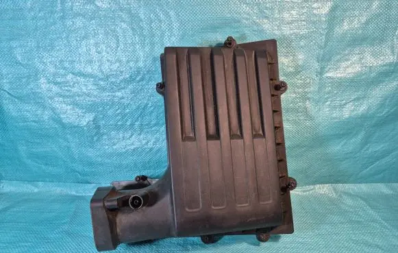 Volkswagen Golf VII Air filter box cover 5Q0129620D
