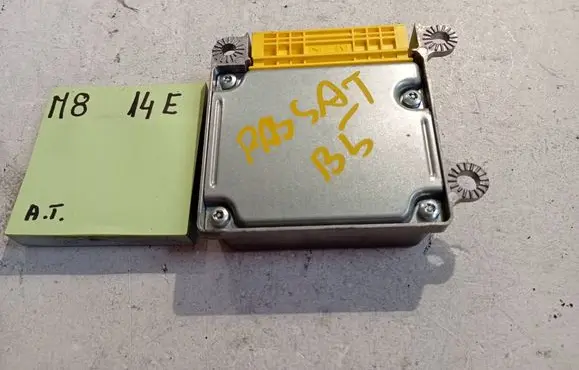 Volkswagen PASSAT B5 Airbag control unit/module 1C0909605B