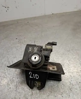 Mercedes-Benz E W210 Loading door lock A2038000375