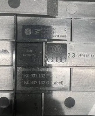 Skoda Octavia Mk2 (1Z) Fuse box cover 1K0937132F