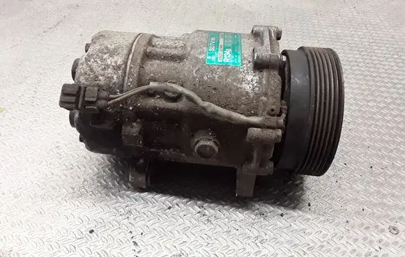 Volkswagen Golf IV Air conditioning (A/C) compressor (pump) 1J0820803A