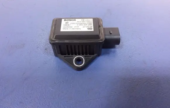 Volkswagen Phaeton ESP acceleration yaw rate sensor 8E090637A