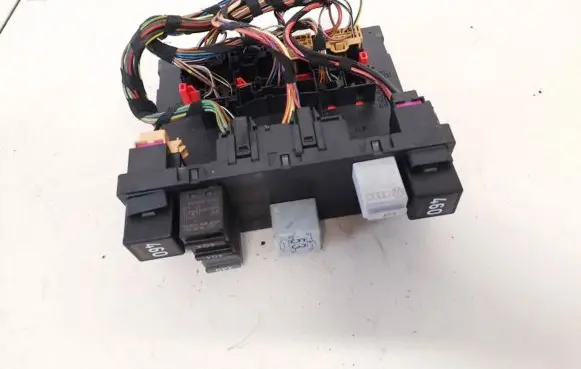 Volkswagen Golf V Fuse box set 3c0937049ah