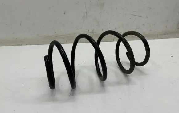 Volkswagen Golf VIII Front coil spring