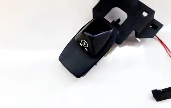 Steering wheel buttons/switches