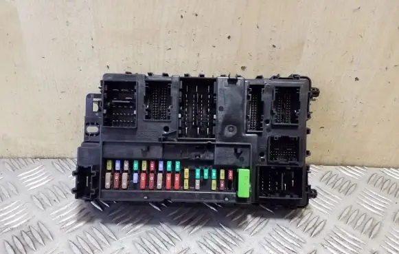 Ford Ranger Fuse module JU5T15604BEM A2C763531100000