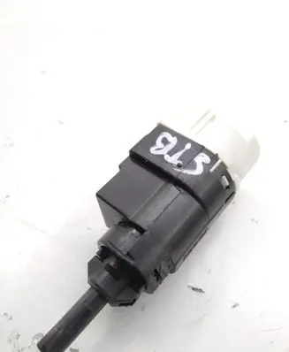 Renault Clio IV Brake pedal sensor switch