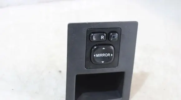 Toyota RAV 4 (XA30) Wing mirror switch