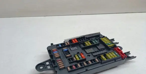 BMW 1 F20 F21 Fuse module 9337880 61149337880