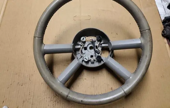 Chrysler PT Cruiser Steering wheel 34007389