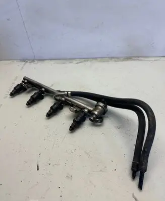 Audi A4 S4 B5 8D Fuel injector 058133551