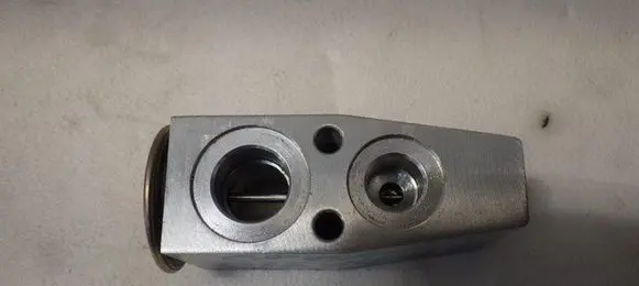 Volkswagen Golf VIII Air conditioning (A/C) expansion valve 