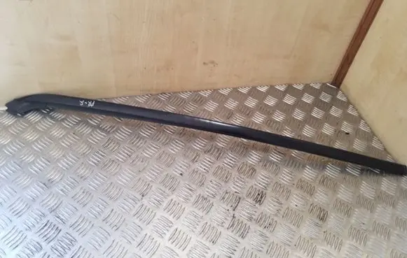 Toyota Avensis Verso Windshield trim