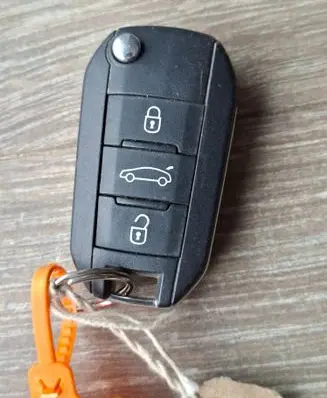 Citroen C4 II Picasso Ignition key/card 9802394680
