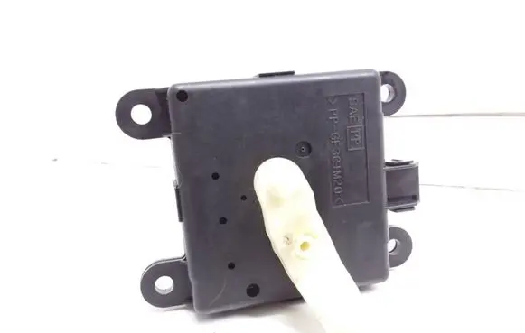 Subaru Impreza II Air flap motor/actuator 3B45030840 011129