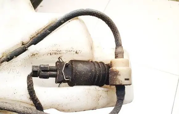 Opel Astra G Windscreen/windshield washer pump