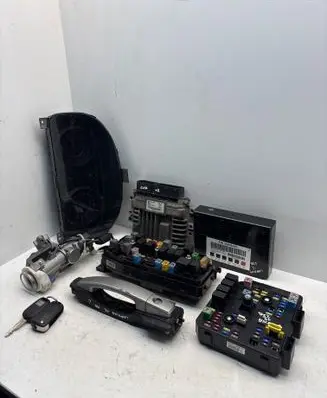 Chevrolet Captiva Engine ECU kit and lock set 25187592 28338455 96951477