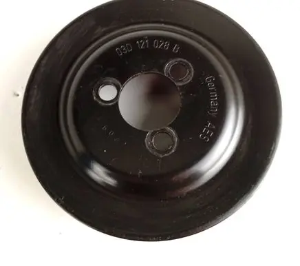 Volkswagen PASSAT B6 Water pump pulley 03D121028B