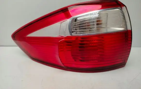 Ford C-MAX II Rear/tail lights AM5113405BF