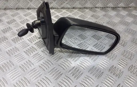 Toyota Yaris Front door electric wing mirror 