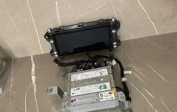 Land Rover Discovery Sport Screen/display/small screen L8D219C279