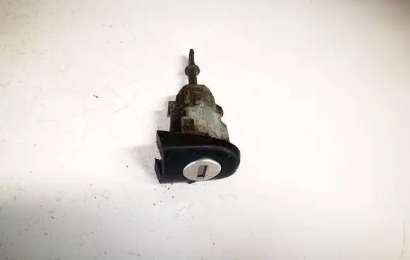 Volkswagen Fox Front door lock (next to the handle) 6q4837167