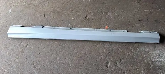 Mercedes-Benz C W204 Sill A2046900340