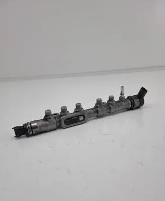 Jaguar F-Pace Fuel main line pipe G4D39D280AA