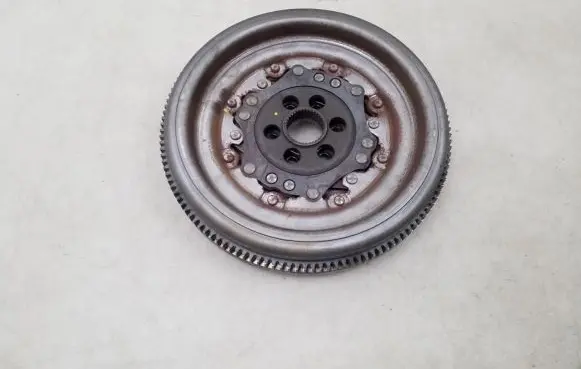 Volkswagen Touran III Dual mass flywheel 