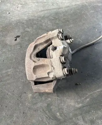 Mercedes-Benz E A207 Front brake caliper A2044213581 2044213581