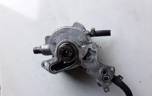 Seat Alhambra (Mk1) Fuel injection high pressure pump 038145209A