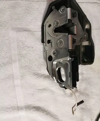 BMW 7 F01 F02 F03 F04 Front door lock 7185689 A053702