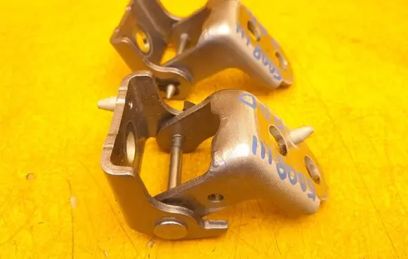 Peugeot 5008 II Front door upper hinge 9850559580 9850559180 9850559480