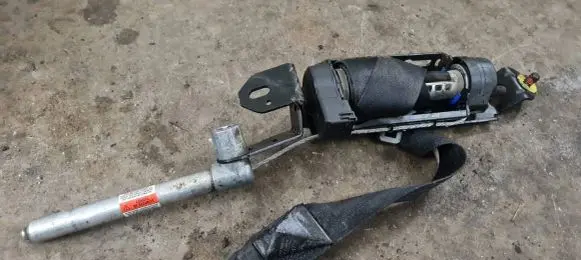 Volvo V70 Front seatbelt 30734735