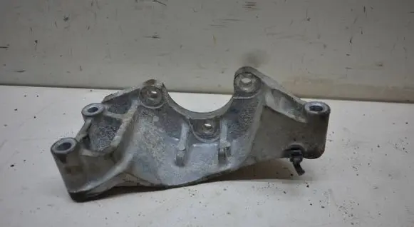 Chrysler Town u0026 Country V Power steering pump mounting bracket 05184594AF