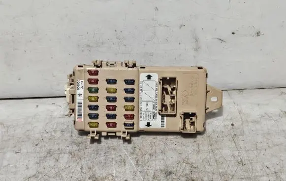 Subaru Impreza II Fuse box set LB100601B