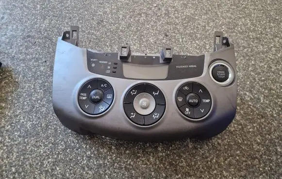 Toyota RAV 4 (XA30) Climate control unit 5590042290