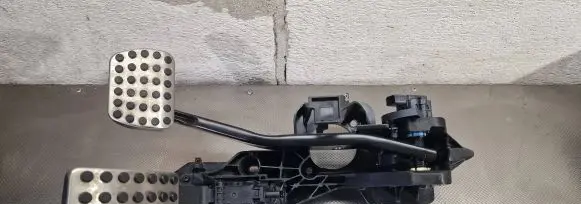 Mercedes-Benz GLA W156 X156 Pedal assembly A1772900500