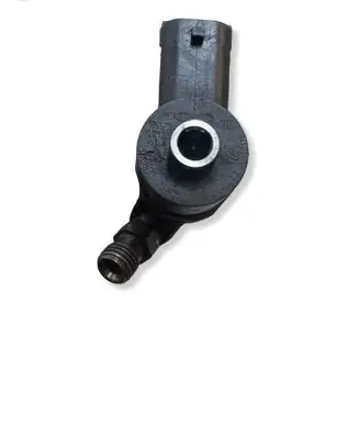Hyundai i40 Fuel injector 338002A800