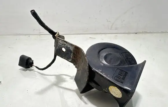 Audi A8 S8 D3 4E Horn signal 4E0951223