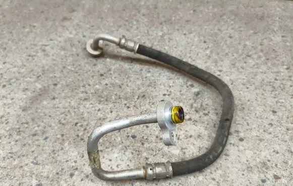 Volvo XC90 Air conditioning (A/C) pipe/hose 