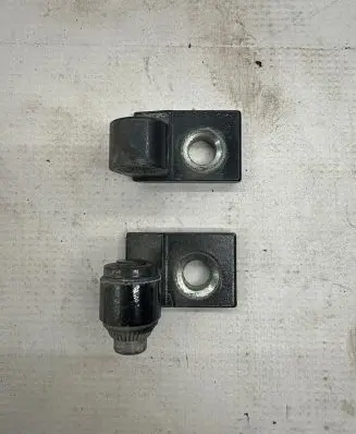 Rear door hinge set