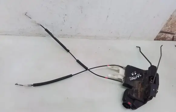 Hyundai Santa Fe Front door lock