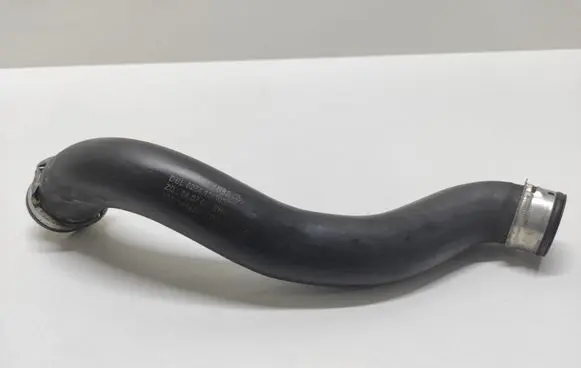 Mercedes-Benz C W204 Engine coolant pipe/hose A2045011582